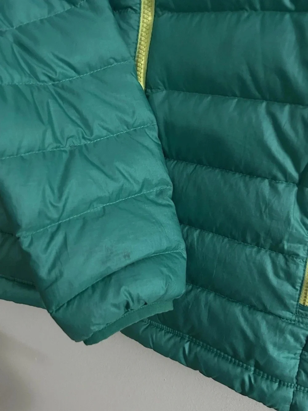 Patagonia Women’s Medium Goose Down Full Zip Puffer Sweater Jacket Emerald Green - Picture 12 of 12